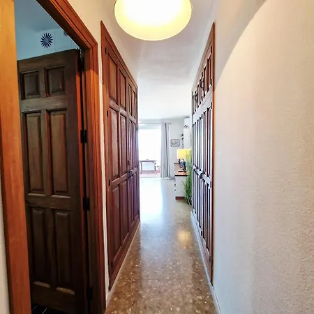 Marbellamar Seafront דירה *