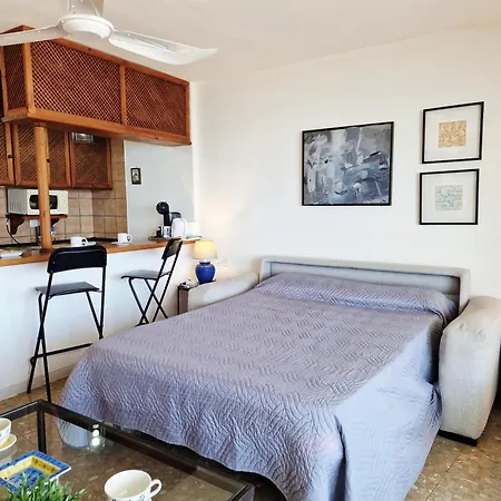 Marbellamar Seafront דירה *