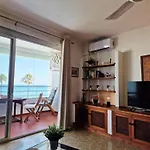 Marbellamar Seafront Апартаменты